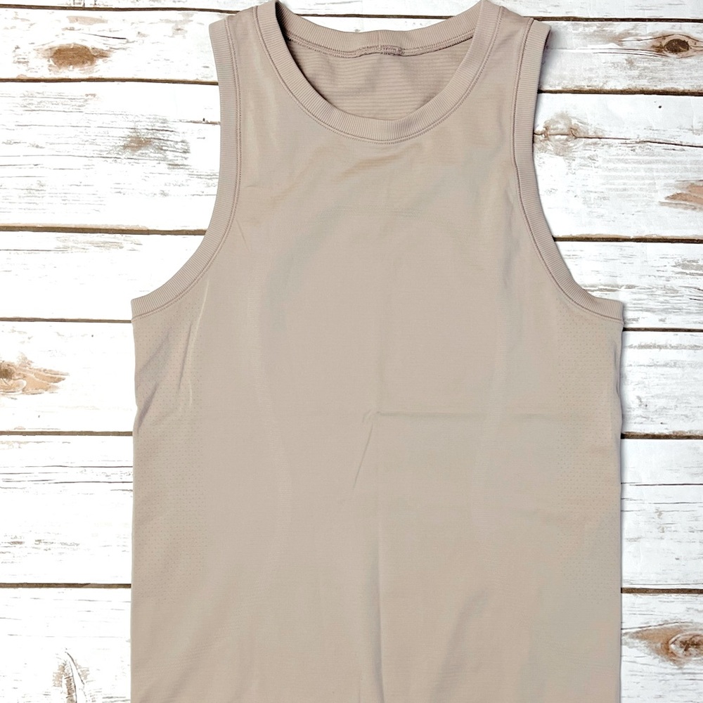 Lululemon Swiftly Relaxed Tank Muse Size 2 EEUC